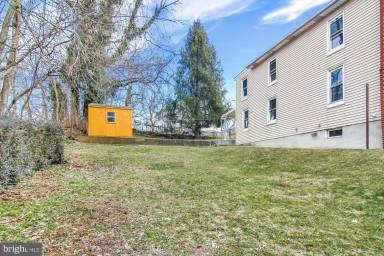 Main picture of 23 Hickory St