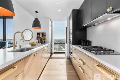 Main picture of 70 Rainey Condo