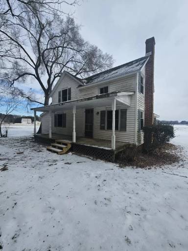 Main picture of 152 E Belle St