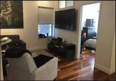 Main picture of 146 Orchard St