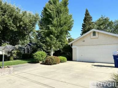 Main picture of 1030 Kamm Ave