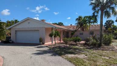 Main picture of 2500 Bayshore Rd