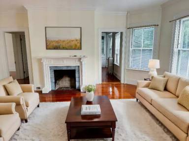 Main picture of 161 Bowen St