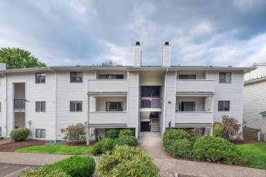 Main picture of 11044 SW Greenburg Rd