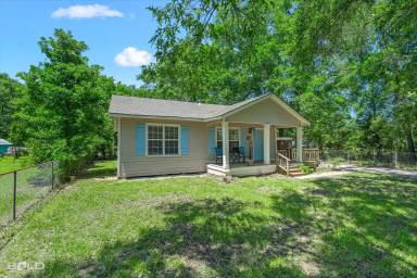 Main picture of 113 Oak Ridge Dr