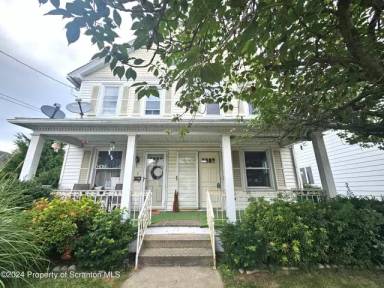 Main picture of 111 River St