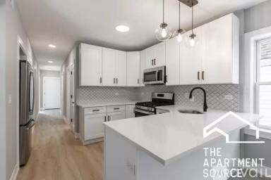 Main picture of 3443 N Ridgeway Ave