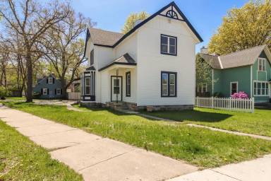 Main picture of 624 E State St