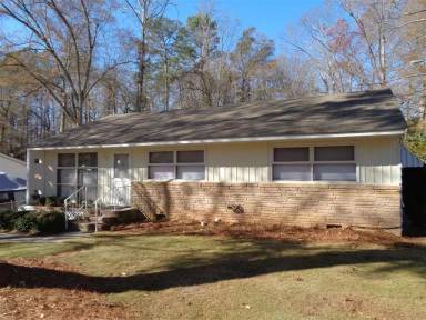 Main picture of 11 Bailey Dr