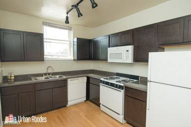 Main picture of 3643 N Greenview Ave