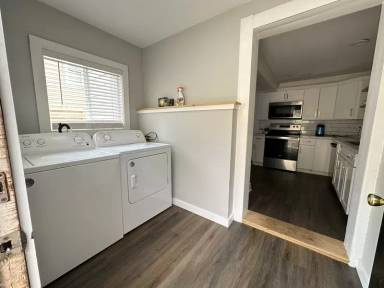 Main picture of 610 E Main St