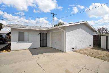 Main picture of 429 W 6th St