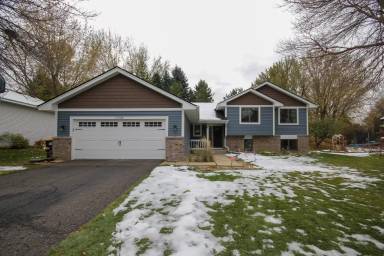 Main picture of 17269 Greentree Path