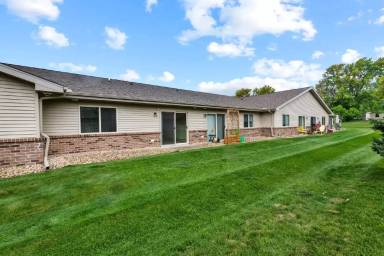 Main picture of 235 Tamarack Dr