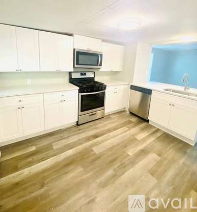 Main picture of 108 Meridian St