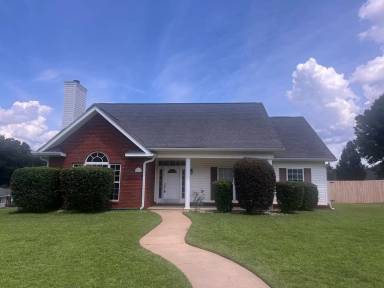 Main picture of 114 Fox Chase Dr