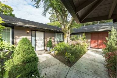 Main picture of 9125 SW Monterey Pl