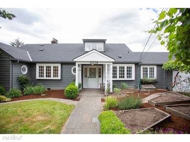 Main picture of 3240 SW Evergreen Ln
