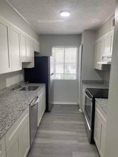 Main picture of Lexington Green Condominiums