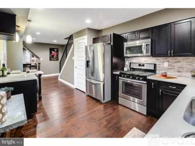 Main picture of 1865 Frankford Ave