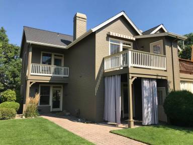 Main picture of 527 W Jefferson Ave