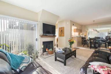 Main picture of 640 Indian Oak Ln