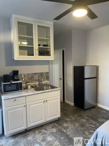 Main picture of 2417 Crommelin Ave