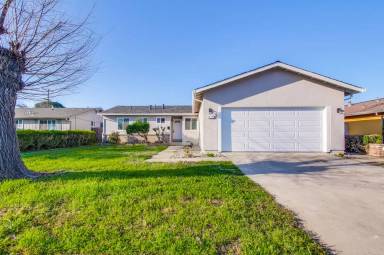 Main picture of 1425 Sunshadow Ln