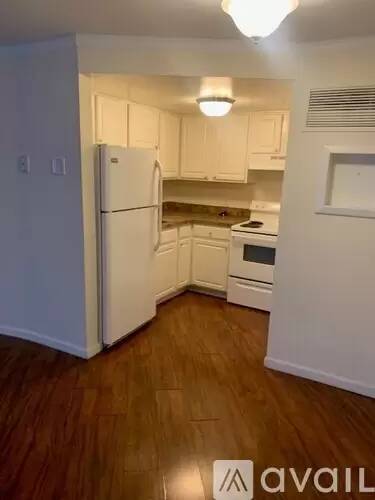 Main picture of 14014 Shaker Blvd
