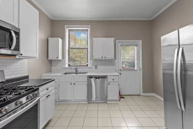 Main picture of 4133 Laclede Ave