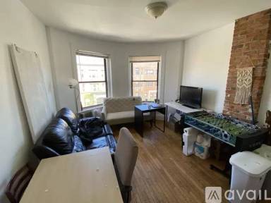 Main picture of 878-84 Huntington Ave