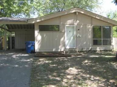Main picture of 903 Chesswood Dr