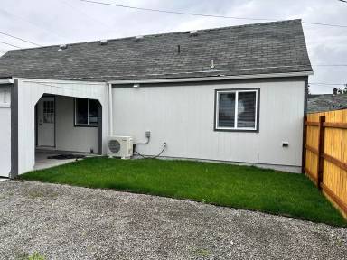 Main picture of 2526B S Sheridan Ave