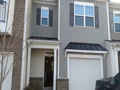 Main picture of 716 Silver Stream Ln