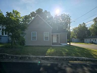 Main picture of 1421 Center St