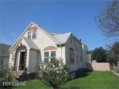 Main picture of 2226 University Ave NE