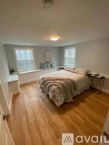 Main picture of 4816 Bond St