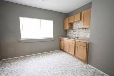 Main picture of 13402 Caine Ave