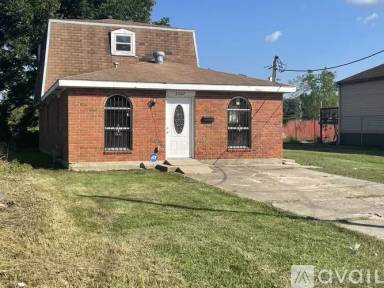 Main picture of 2327 Lamanche St