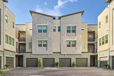 Main picture of 11237 Rainbow Peak Ave