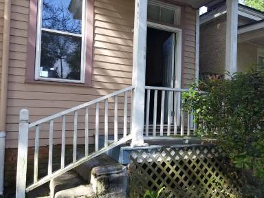 Main picture of 603 W 40th St