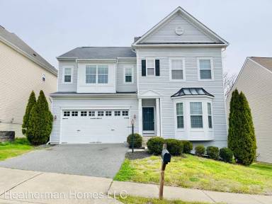 Main picture of 38 Carriage Hill Dr