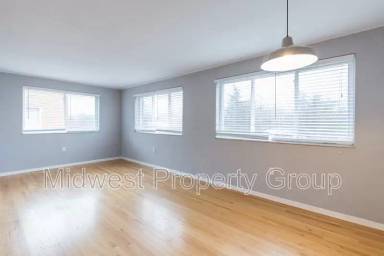 Main picture of 2507 S Big Bend Blvd