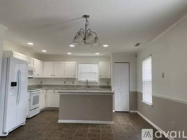 Main picture of 15200 Redcliff Dr