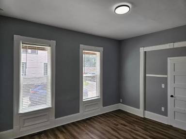 Main picture of 416 S Oak Ave