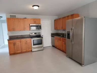 Main picture of 5648 NW 28th St