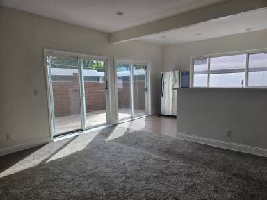 Main picture of 3541 6th Ave