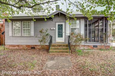 Main picture of 800 S Howell St