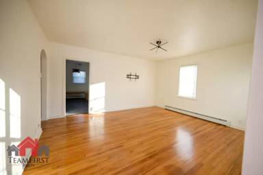 Main picture of 1135 S Ridge Rd