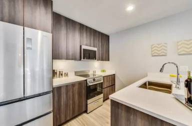 Main picture of 302 W Division St